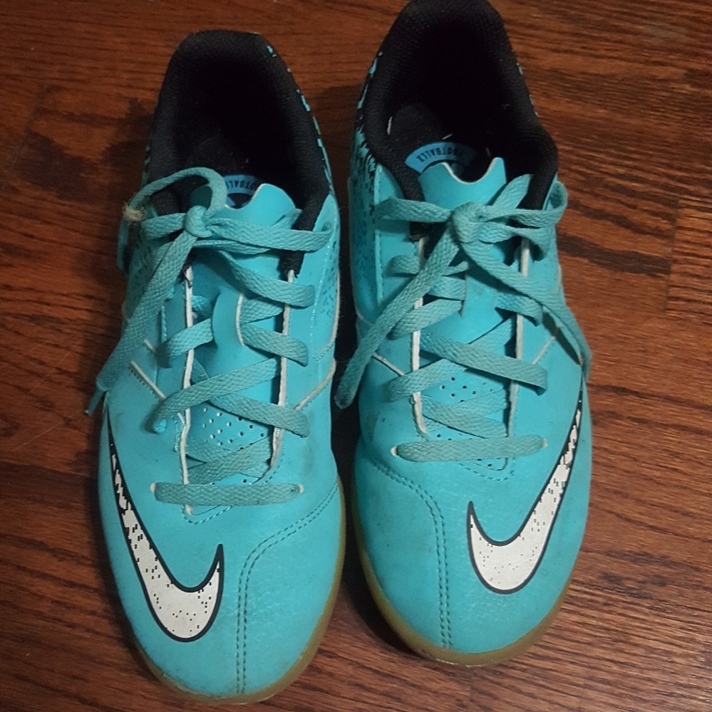 Nike indoor soccer shoes
